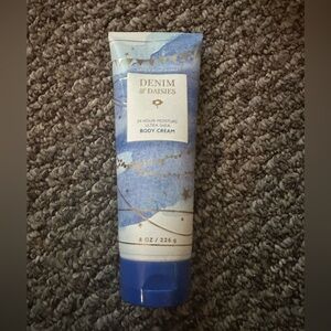 Bath and Body Works denim and daisies